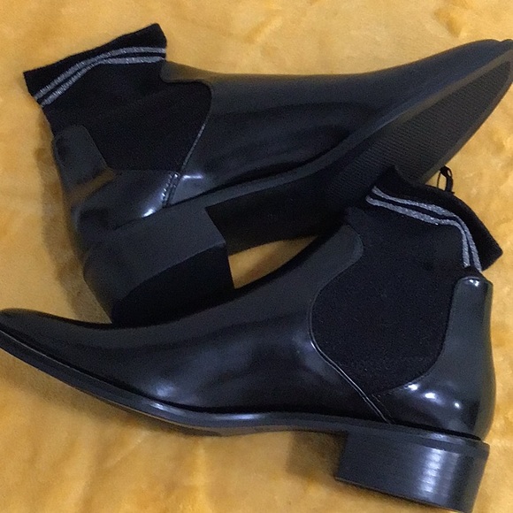 ๐ ZARA Classy Black Patent Leather Metallic Detail Sock Boots - Picture 4 of 9
